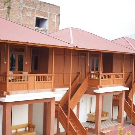 Granada Inn Palu Esterno foto