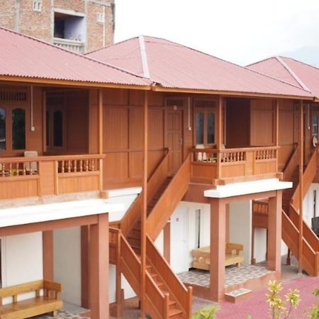 Granada Inn Palu Esterno foto
