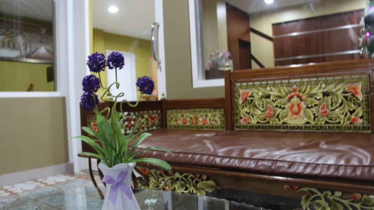 Granada Inn Palu Esterno foto