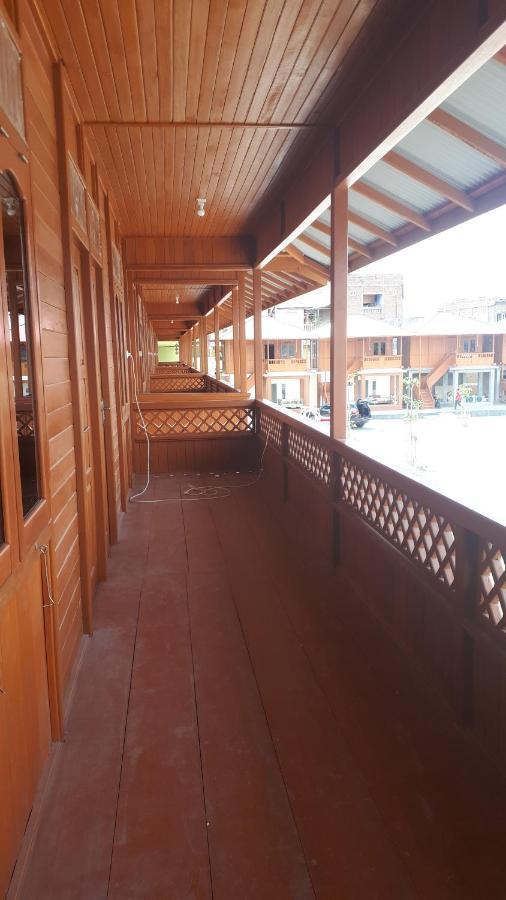 Granada Inn Palu Esterno foto