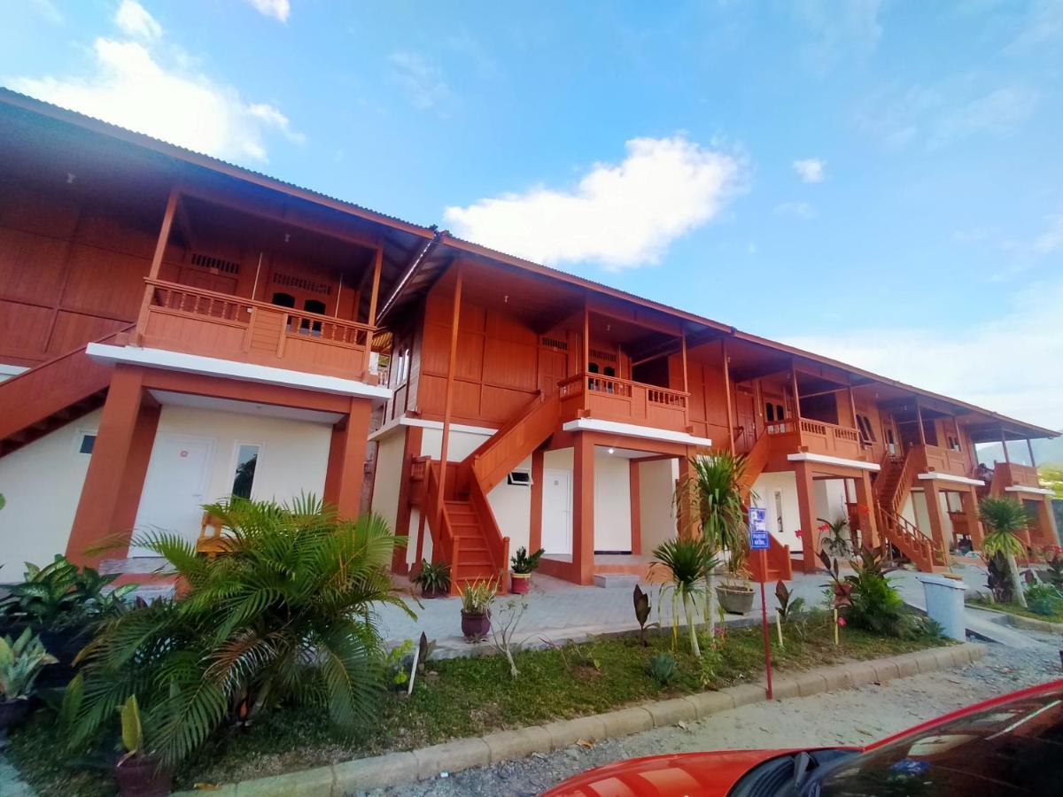 Granada Inn Palu Esterno foto