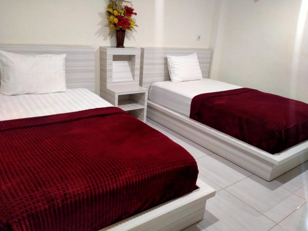 Granada Inn Palu Esterno foto