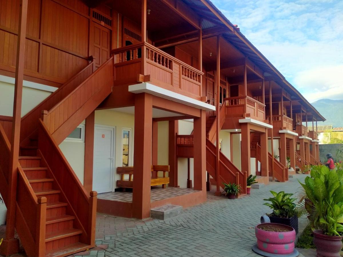 Granada Inn Palu Esterno foto