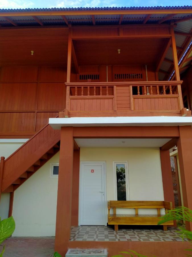 Granada Inn Palu Esterno foto