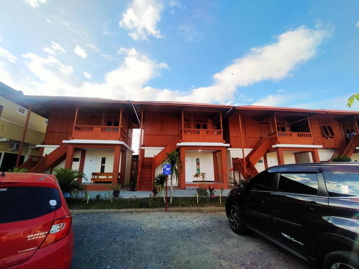 Granada Inn Palu Esterno foto